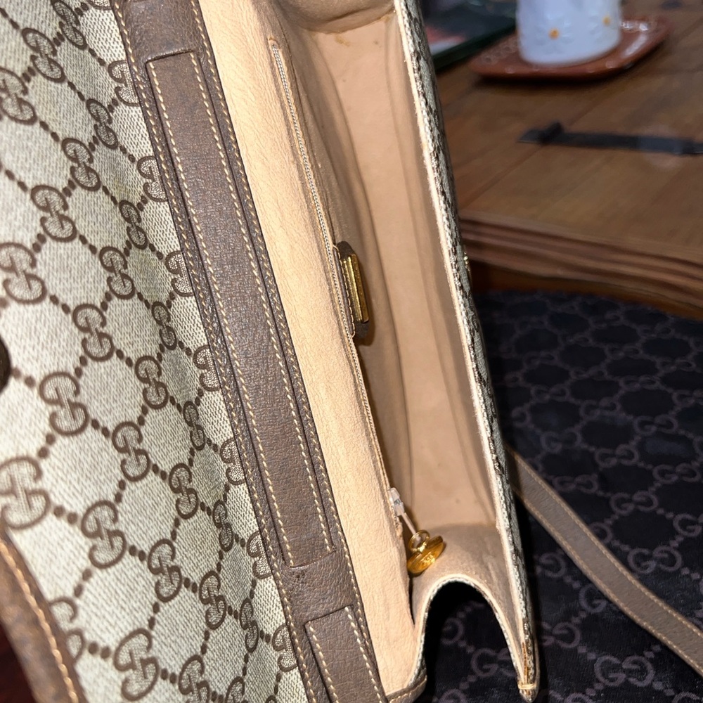 Gucci Vintage Shoulder Bag w/ Dust Bag & COA EUC - Picture 10 of 17